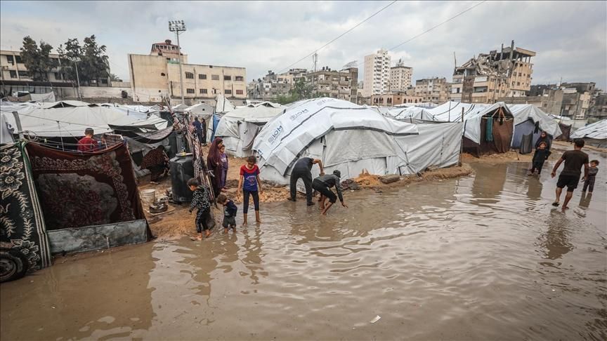 "الأونروا": 235 ألف شخص تضرروا من منخفض "بايرون" الجوي بغزة