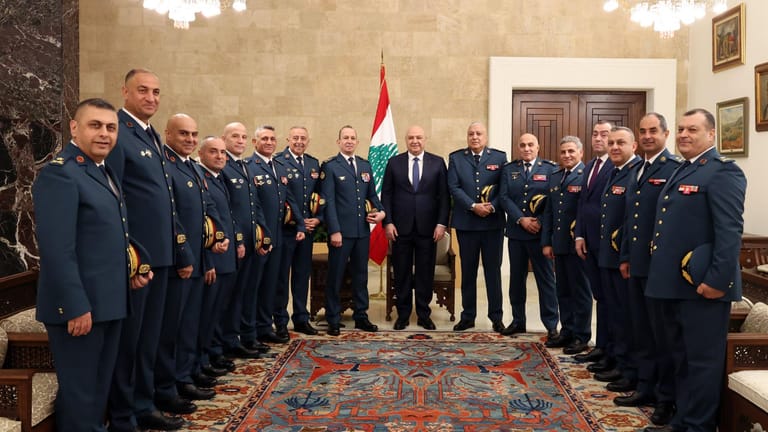 الرئيس عون لوفد قيادة الجيش: أنتم العمود الفقري للبنان