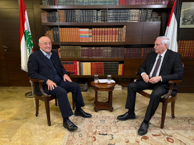 هيثم زعيتر يستضيف الوزير غازي العريضي، حول "الرئيس عباس يواصل الجهود لوقف حرب الإبادة الجماعية" 11:00 من صباح (الثلاثاء) 06-01-2026 على تلفزيون فلسطين