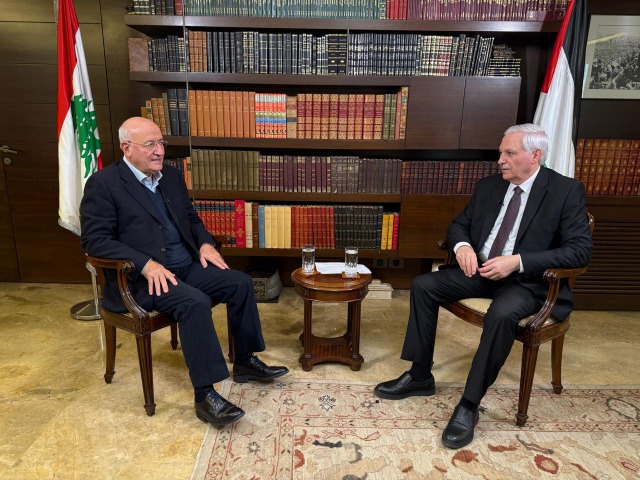 الوزير غازي العريضي لـ"تلفزيون فلسطين": الرئيس عباس يُواصل الدفاع عن القضية الفلسطينية التي قدمت قياداتها شهداء لتبقى عصية على الهزيمة