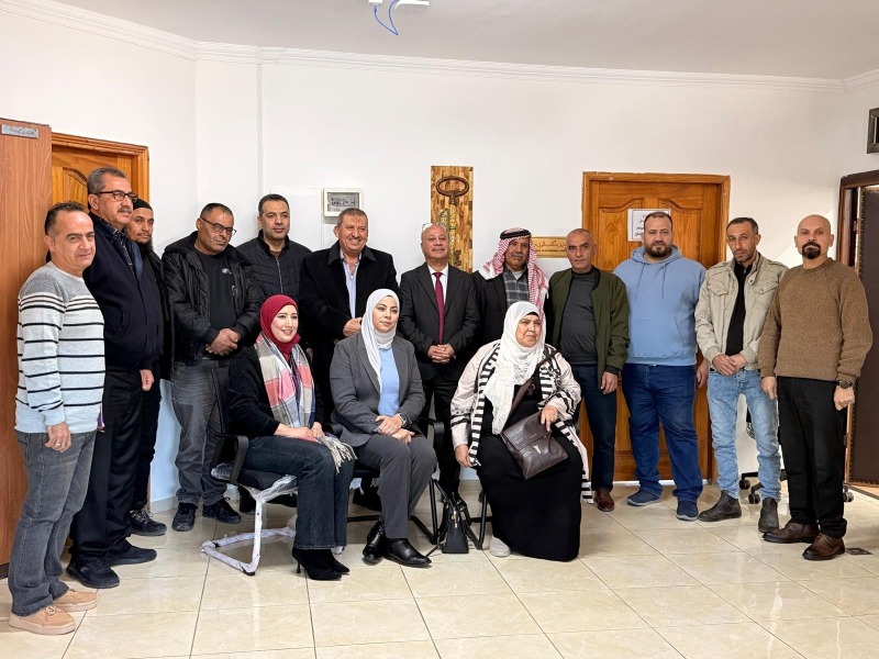 د. أبو هولي يلتقي اللجنة الشعبية لمخيم عين السلطان ويشيد بأدائها ويؤكد أهمية دور "الأونروا"