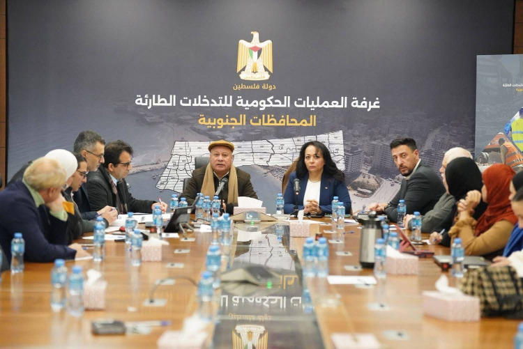 غرفة العمليات الحكومية تستعرض خطة التعافي وإعادة الإعمار لمخيمات اللاجئين في قطاع غزة