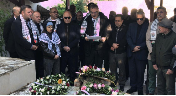 القدومي يضع إكليلا من الزهور على أضرحة القادة الشهداء أبو إياد وأبو الهول وأبو محمد في تونس