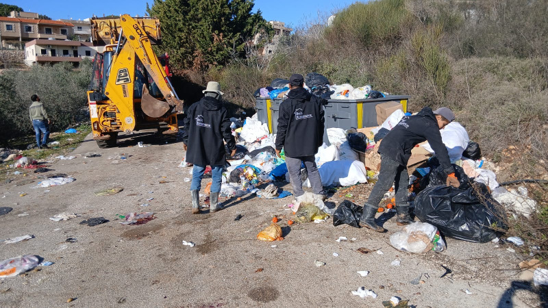 جزّين تباشر جمع ونقل النفايات!