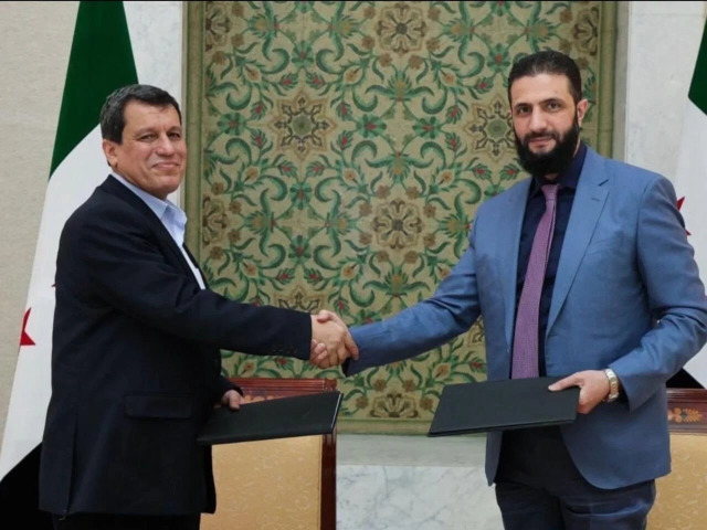 اشتباكات عنيفة في الرقة ودير الزور.. واتصال بين عبدي والشرع بشأن وقف إطلاق النار