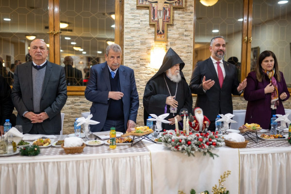 ممثلا عن الرئيس عباس.. د. خوري يشارك في الاحتفال بعيد الميلاد المجيد حسب الكنيسة الأرمنية