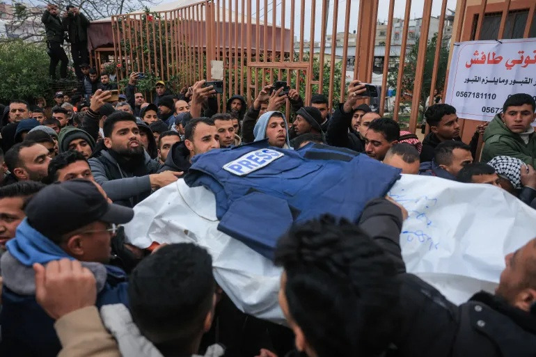 توتر بين القاهرة وتل أبيب إثر اغتيال صحفيين باللجنة المصرية بغزة