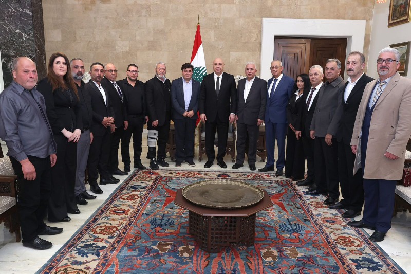 الرئيس عون يلتقي وفدًا من أبناء البلدات الجنوبية الحدودية ويؤكد دعم الدولة لأهالي الجنوب