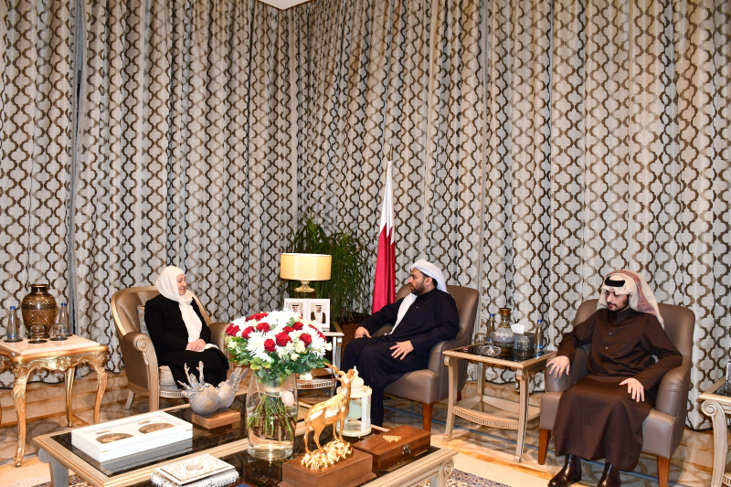 الوزير القطري د. الخليفي يستقبل بهية الحريري ونجلها نادر الحريري