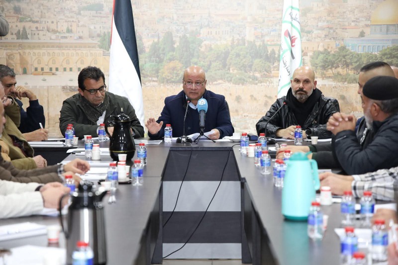 د. أبو هولي خلال اجتماع مع رؤساء اللجان للخدمات في مخيمات الضفة الغربية والقدس المحتلة: "منظمة التحرير" ستتصدى لأخطر مخطط لتفكيك "الأونروا"