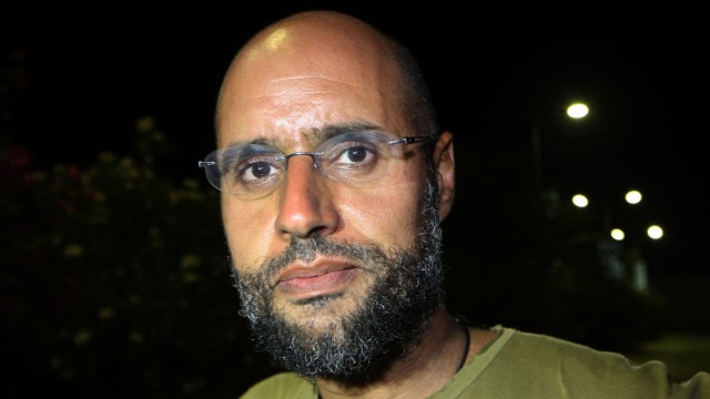 من هو سيف الإسلام القذافي ولماذا أثارت محاكمته جدلاً؟