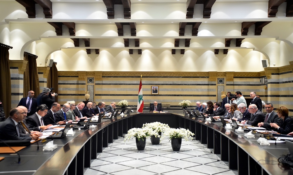 جلسة متفجّرة بعد عودة قائد الجيش