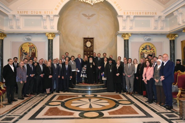 البطريرك ثيوفيلوس الثالث يدعو السلك الدبلوماسي للدفاع عن حرية العبادة وكرامة الإنسان في القدس