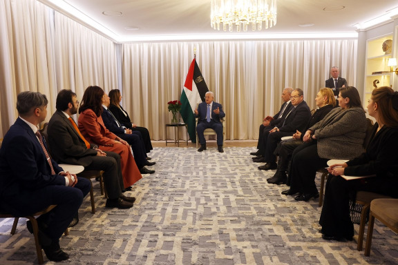 الرئيس عباس يستقبل السفراء العرب المعتمدين لدى مملكة النرويج
