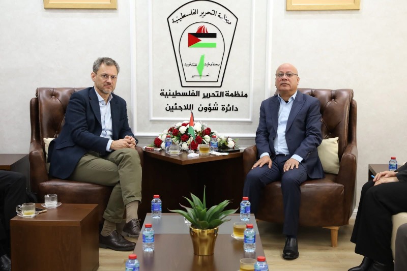 د. أبو هولي يؤكد ضرورة حماية الأونروا ويبحث مع المعهد الأوروبي للسلام سبل دعم المخيمات الفلسطينية