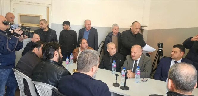 اتفاق لبناني - سوري موقت لتنظيم حركة الشاحنات عبر معبر المصنع