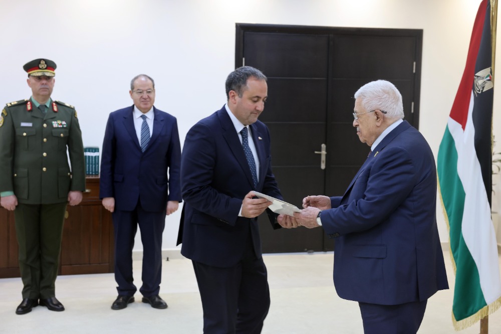الرئيس عباس يتقبل أوراق اعتماد رئيس مكتب تمثيل جمهورية مالطا لدى دولة فلسطين
