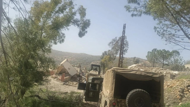 الجيش اللبناني يثبّت نقاطاً جديدة جنوب لبنان بالتزامن مع استمرار الاعتداءات الإسرائيلية