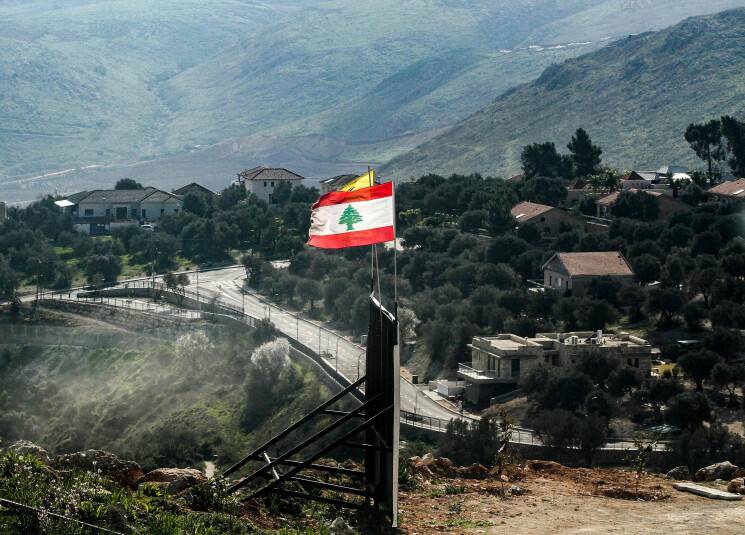 إلى الذين استبدلوا بدلة "الكرامة" ببدلة "الذل"