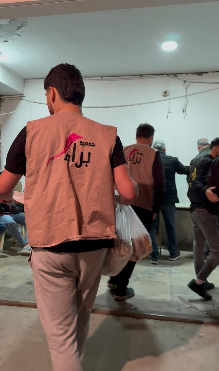 جمعية براء توزع وجبات السحور على العائلات النازحة في صيدا