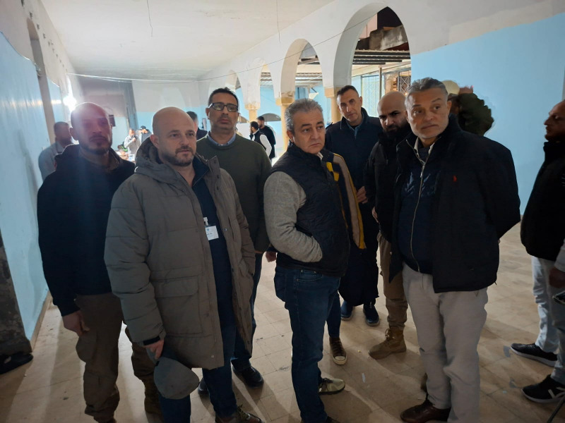 رئيس واعضاء بلدية صيدا يتفقدون مركز إيواء "قصر العدل القديم" ويطلعون على احتياجات النازحين