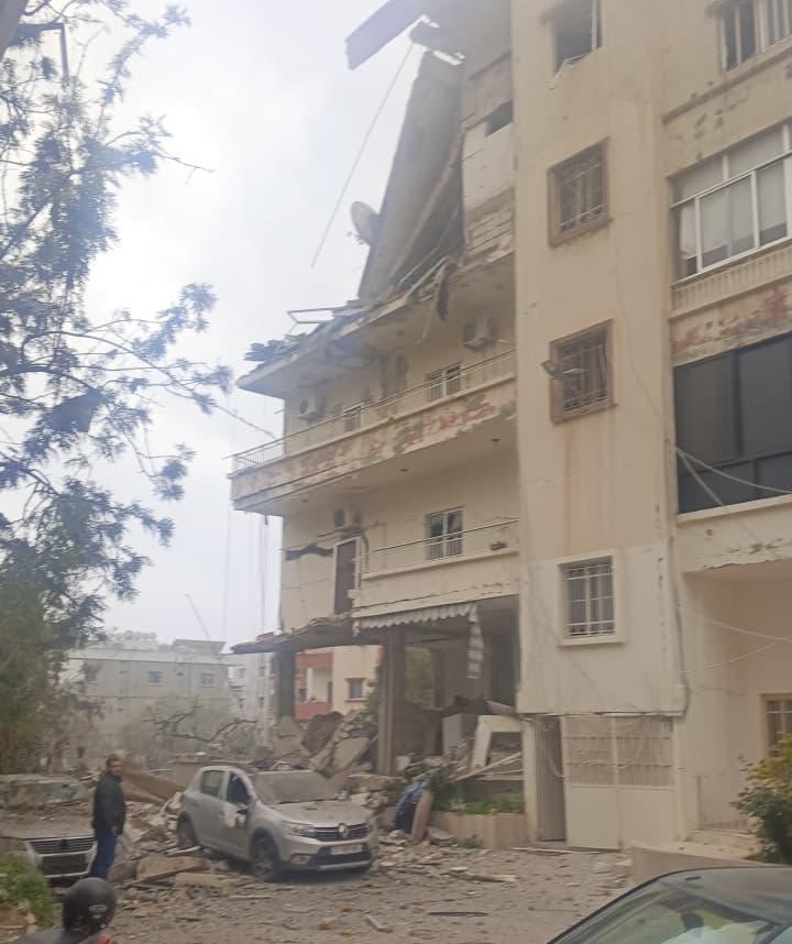 غارة تستهدف شقة سكنية في الغازية
