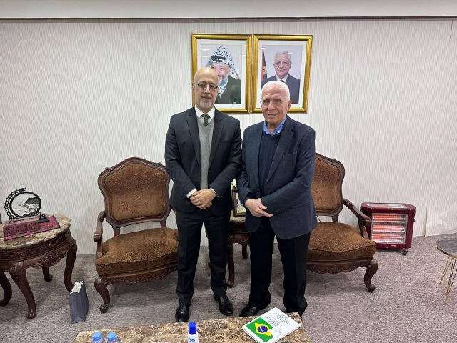 الأحمد يستقبل ممثل جمهورية البرازيل لدى فلسطين ويطلعه على آخر التطورات