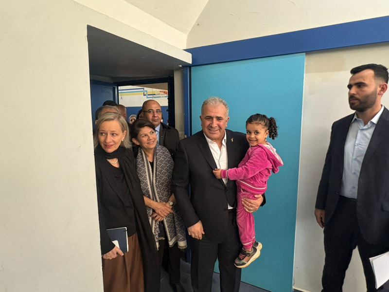 السفير الاسعد يتفقد النازحين من ابناء الشعب الفلسطيني في مركز سبلين