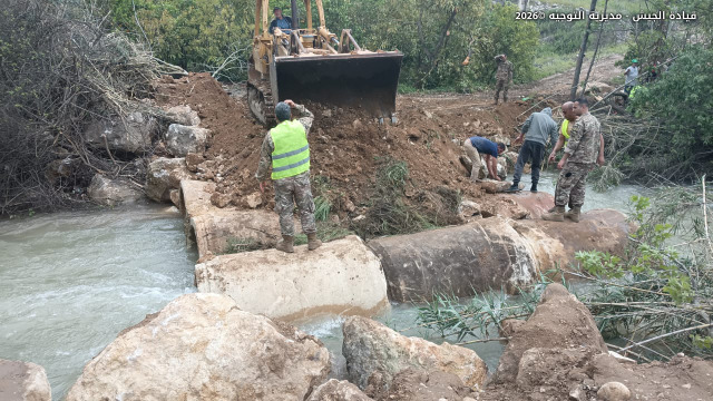بالفيديو - الجيش يزيل ساترا اسرائيليا ويستحدث نقطة مراقبة في صور