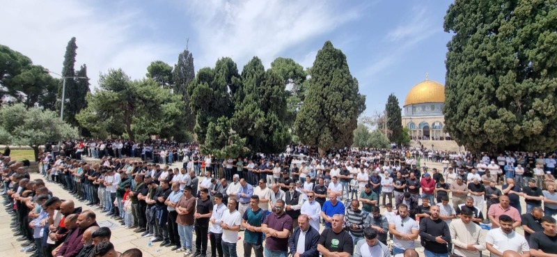 70 ألفاً يؤدون صلاة الجمعة بالمسجد الأقصى