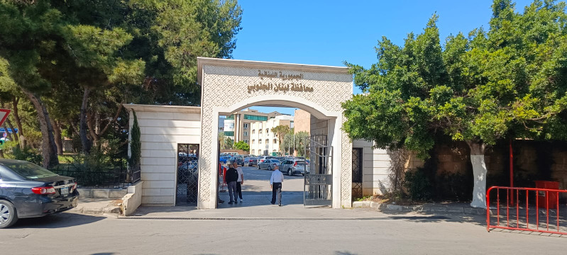 إدارات سرايا صيدا باستثناء العمل، الصحة، والنفوس التزمت الإضراب