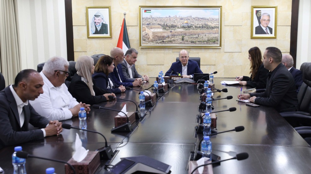 رئيس الوزراء الفلسطيني د. مصطفى يبحث مع اتحاد نقابات العمال توسيع برامج التشغيل والتأهيل المهني