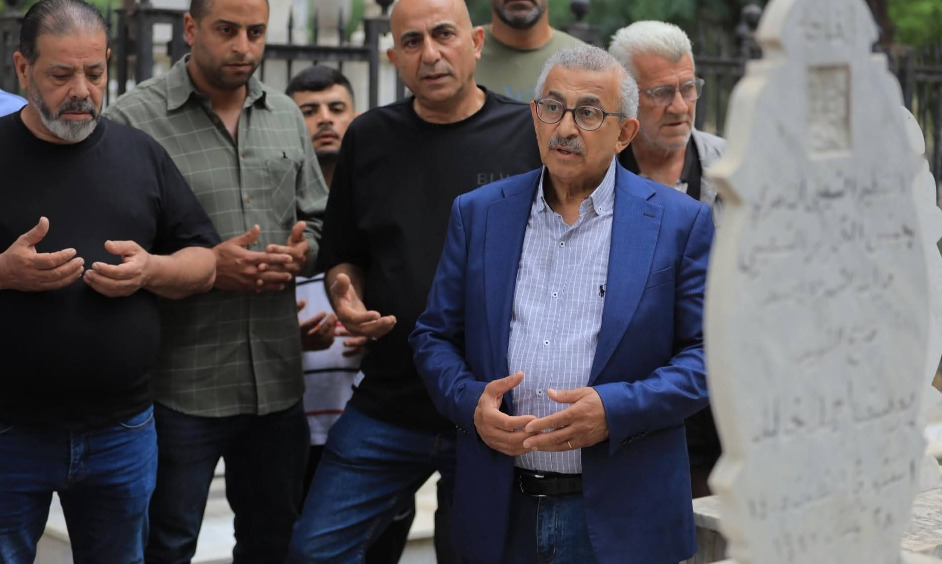 النائب سعد يؤدّي صلاة عيد الأضحى في صيدا ويجول على مراكز النزوح وأضرحة الشهداء تأكيدًا للنهج الوطني المقاوم
