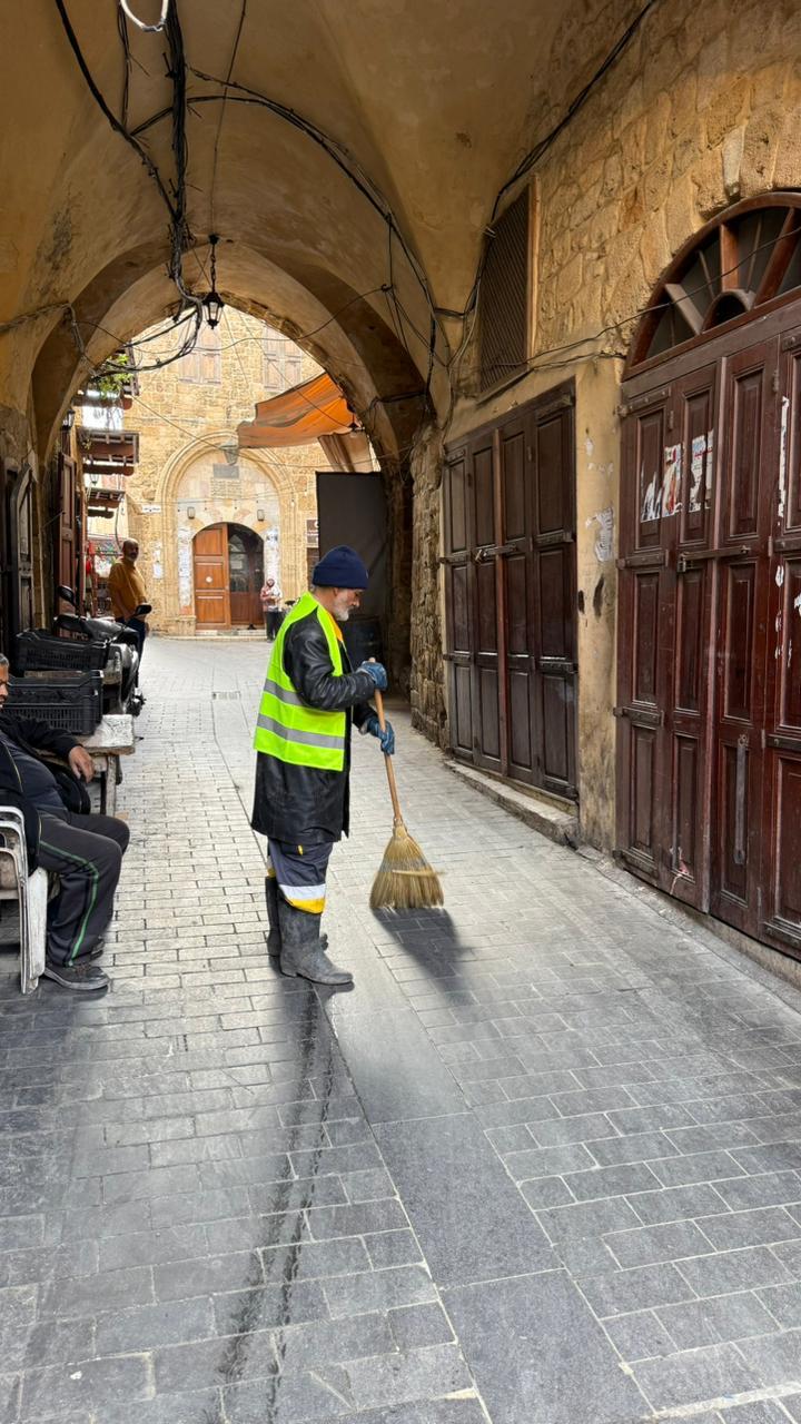 ​بلدية صيدا تُعلن اختتام مبادرة "جمعية محمد زيدان للإنماء" لكنس صيدا القديمة وتُشيد باستمرار مشاريع الترميم والتنمية