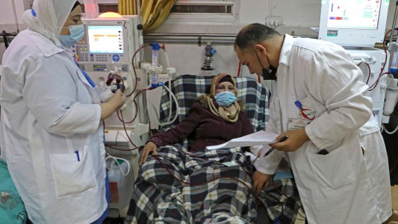 انقطاع الأدوية يهدّد حياة آلاف المرضى الفلسطينيين