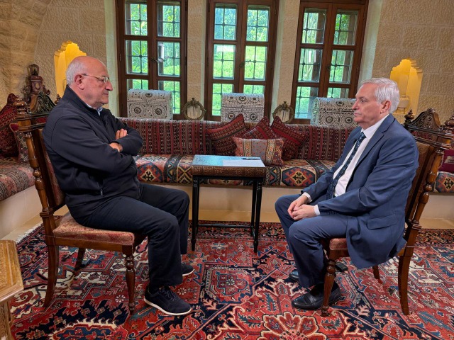 هيثم زعيتر يستضيف الوزير غازي العريضي، حول "بين النكبة والنكسة.. الفلسطيني يناضل لنيل حقوقه" 8:00 من مساء (السبت) 06-06-2026 على تلفزيون فلسطين