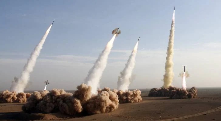 رداً على العدوان.. إيران تقصف 21 هدفاً أميركياً بينها حظائر مقاتلات F35