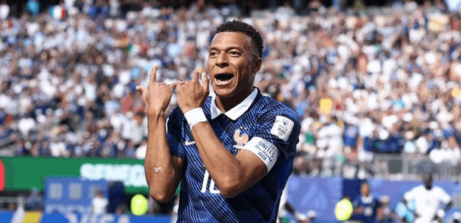 فرنسا تهزم السنغال بثلاثية ومبابي يعادل رقماً تاريخياً
