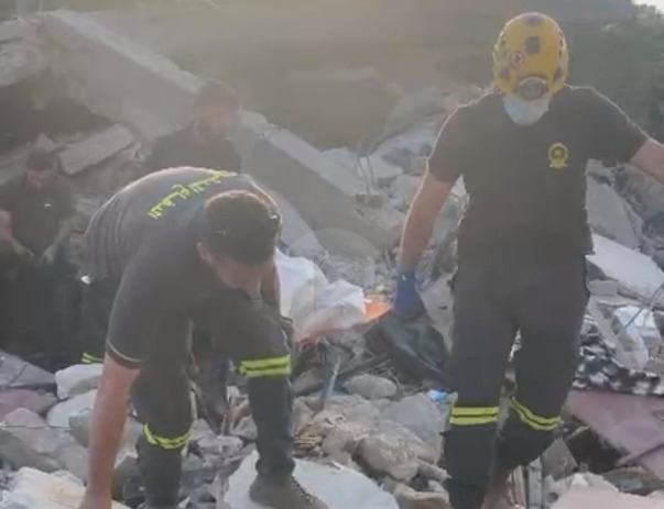 انتشال 3 شهداء من تحت أنقاض مبنى في النبطية