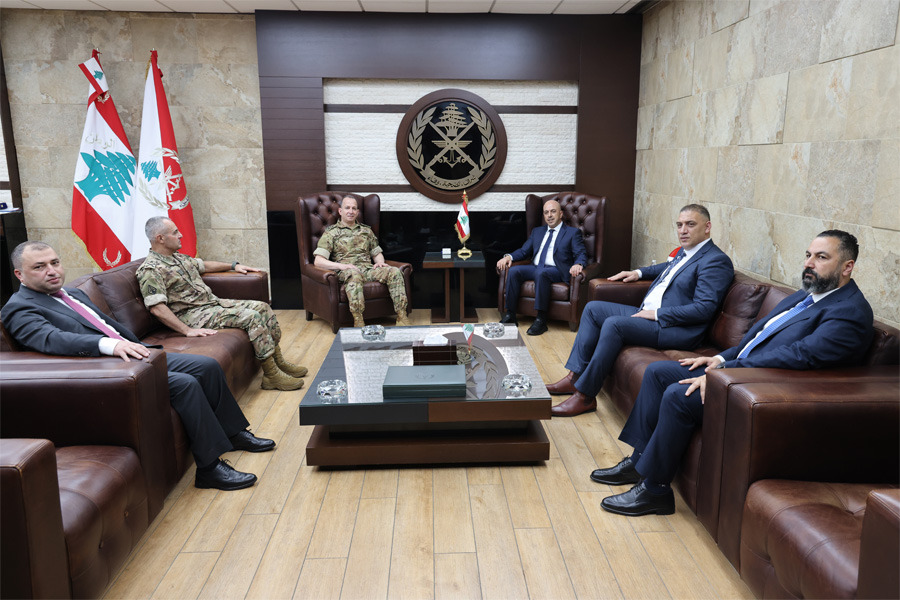 قائد الجيش يستقبل السفير الصيني وقائد قوات الأمن الوطني الفلسطيني