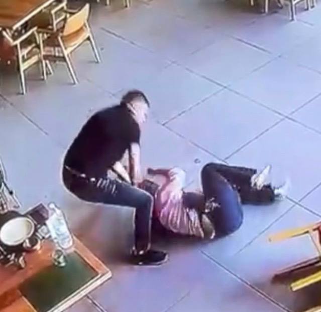 بعد اعتدائه الوحشي على زوجته أمام الكاميرات.. الزوج الهارب في قبضة "قوى الأمن!