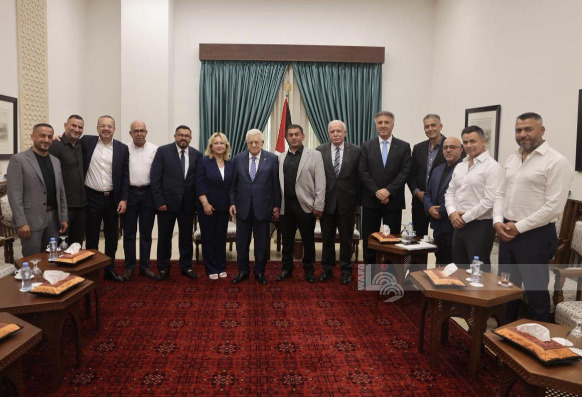 الرئيس عباس يستقبل وفدا من الجالية الفلسطينية في الولايات المتحدة الأميركية