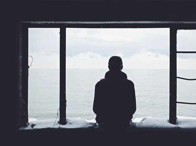 ليس كل صامتٍ ضعيفاً…