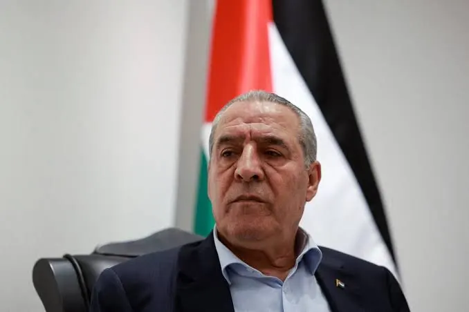 الشيخ يعزي بوفاة أمير قطر الوالد الشيخ حمد بن خليفة آل ثاني