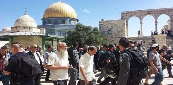 الرئاسية لشؤون الكنائس تدين اقتحام آلاف المستوطنين للمسجد الأقصى وتحذر من محاولات تغيير الوضع التاريخي والقانوني للمقدسات في القدس