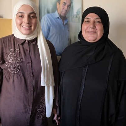 رغم فقدان والدها وتدمير منزلها... طالبة من غزة الأولى على فلسطين بمعدل 99.9%