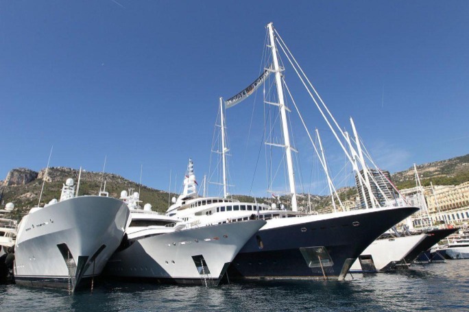 الجمارك تمدد مهل الاستيراد الموقت للمركبات واليخوت السياحية