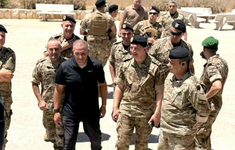 قائد الجيش العماد هيكل يتفقّد وحدات منتشرة في الجنوب ويقدّم التعازي لذوي العسكريين الشهداء