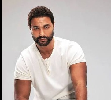 كريم فهمي يخوض مغامرة سينمائية جديدة بفيلم أكشن كوميدي مرتقب