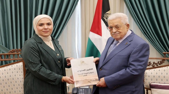 الرئيس عباس يتسلّم التقرير السنوي لديوان الجريدة الرسمية لعام 2025